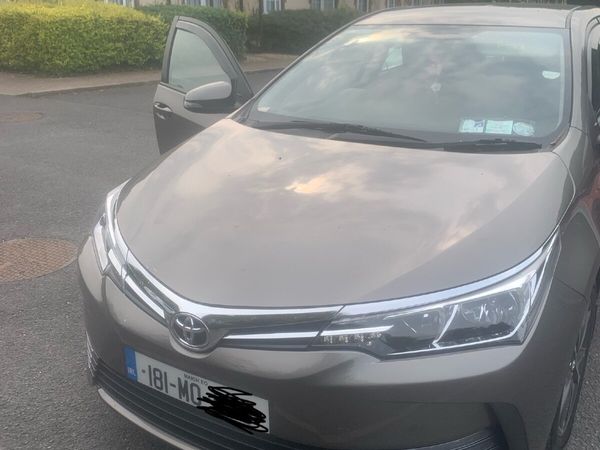 Toyota Corolla Saloon, Diesel, 2018, Grey