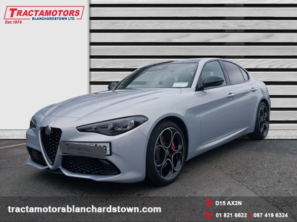 Alfa Romeo Giulia Saloon, Petrol, 2025, Grey