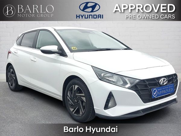 Hyundai i20 Hatchback, Petrol, 2023, White