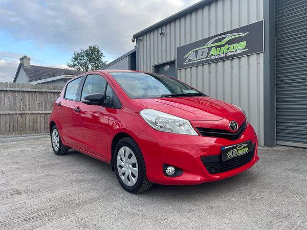 Toyota Yaris Hatchback, Petrol, 2014, Red