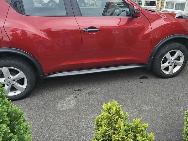 Nissan Juke SUV, Petrol, 2017, Red