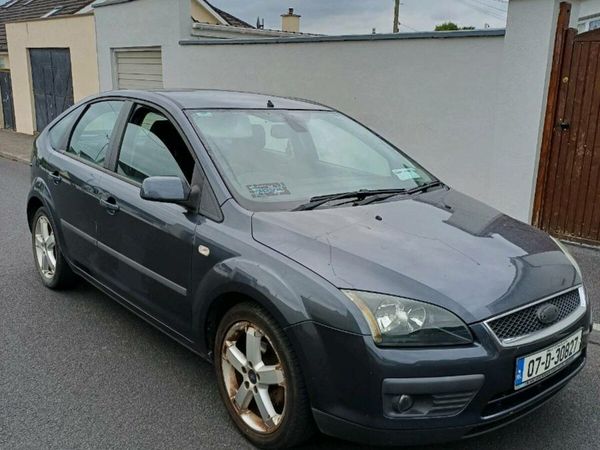 Ford Focus Hatchback, Petrol, 2007, Grey