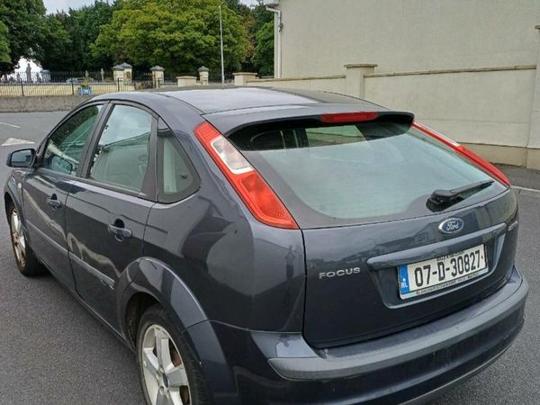 Ford Focus Hatchback, Petrol, 2007, Grey