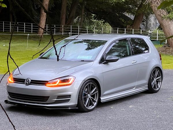 Volkswagen Golf Hatchback, Petrol, 2013, Silver