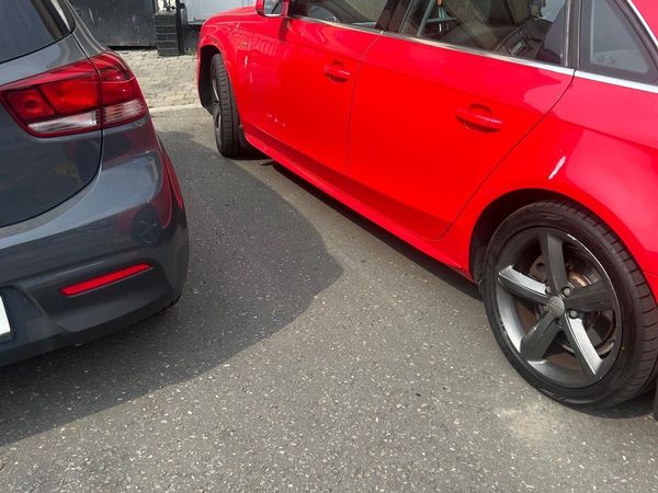 Audi A4 Saloon, Petrol, 2011, Red