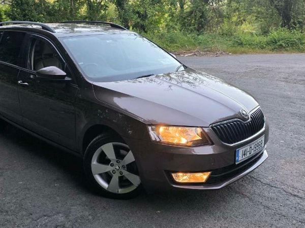 Skoda Octavia Estate, Diesel, 2014, Brown