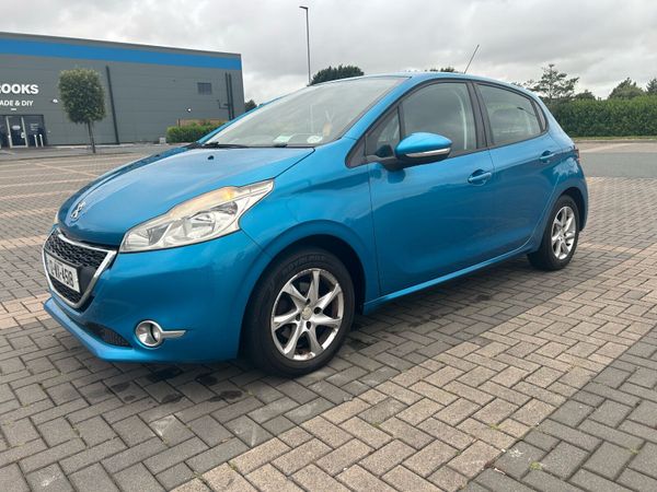 Peugeot 208 Hatchback, Petrol, 2012, Blue