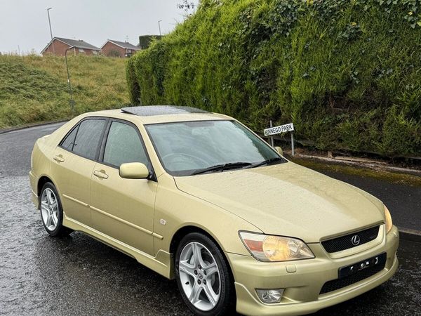 Lexus IS Unknown, Unknown, 2002, Gold
