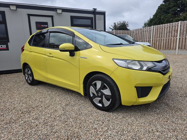 Honda Fit Hatchback, Petrol Hybrid, 2013, Yellow