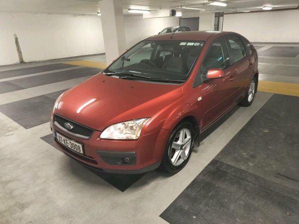 Ford Focus Hatchback, Petrol, 2007, Red