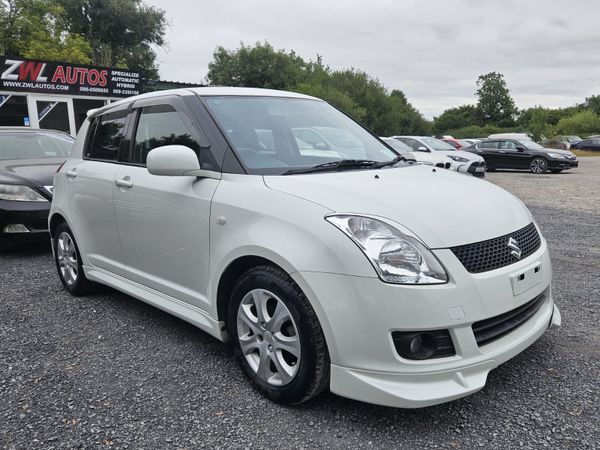 Suzuki Swift Hatchback, Petrol, 2010, White
