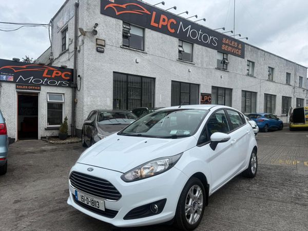 Ford Fiesta Hatchback, Petrol, 2015, White