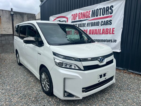 Toyota Voxy MPV, Petrol Hybrid, 2018, White