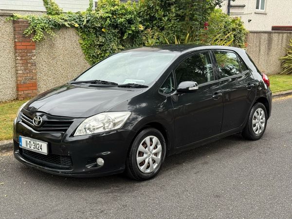 Toyota Auris Hatchback, Diesel, 2011, Black