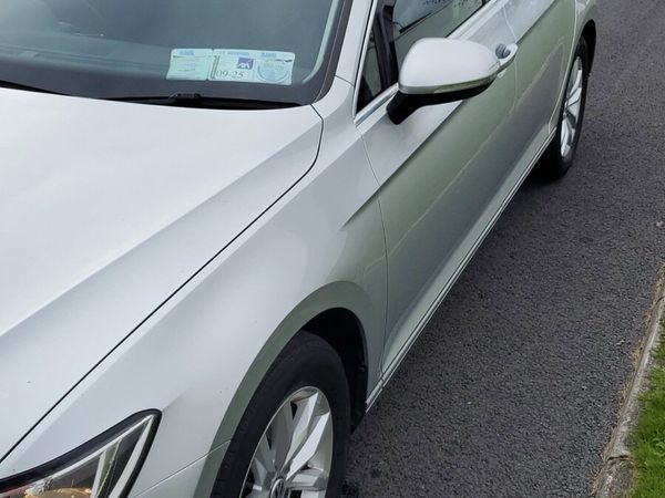 Volkswagen Passat Saloon, Diesel, 2015, Silver