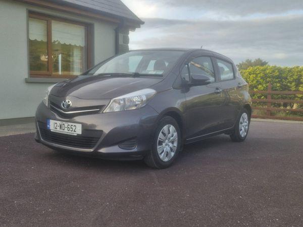 Toyota Yaris Hatchback, Petrol, 2012, Grey