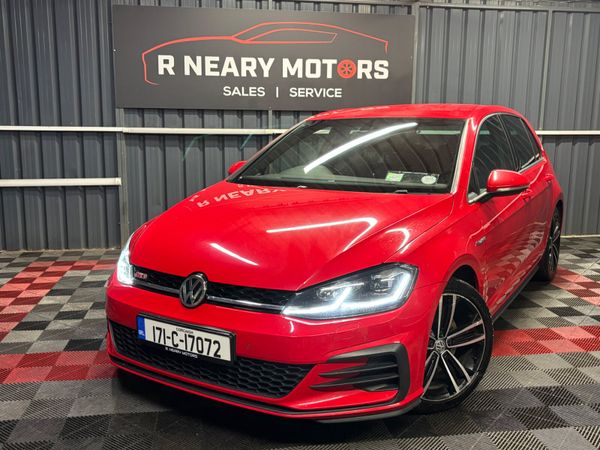 Volkswagen Golf Hatchback, Diesel, 2017, Red