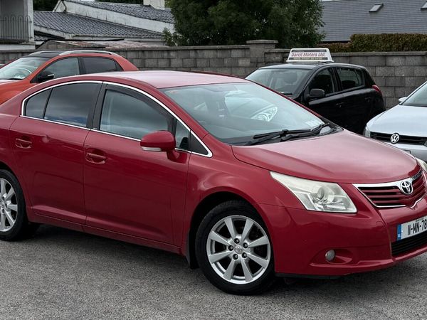 Toyota Avensis Saloon, Diesel, 2011, Red