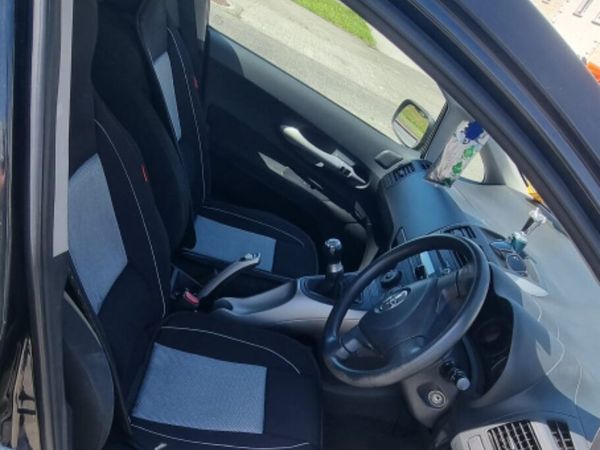 Toyota Auris Hatchback, Petrol, 2007, Black