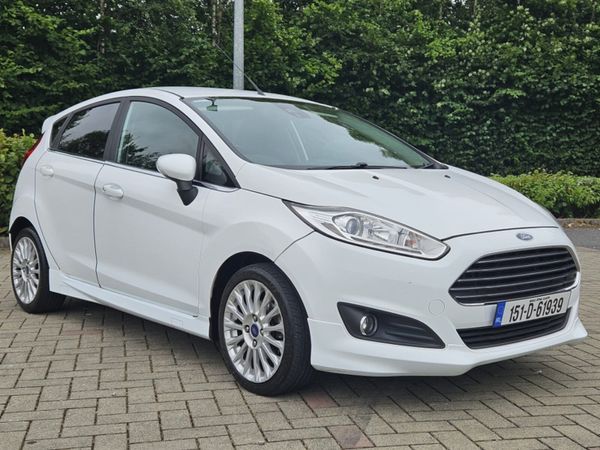 Ford Fiesta Hatchback, Petrol, 2015, White