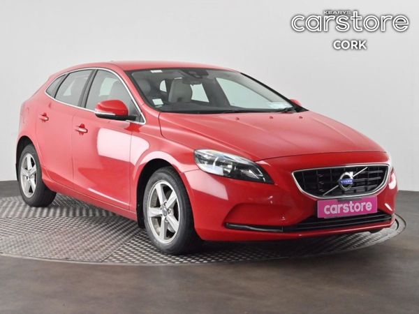 Volvo V40 Hatchback, Diesel, 2015, Red
