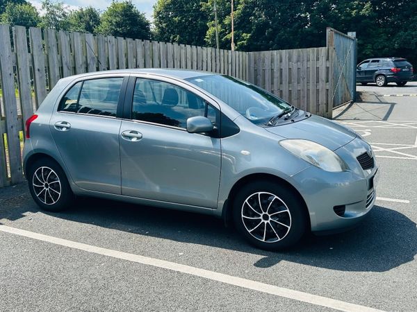 Toyota Yaris Hatchback, Petrol, 2007, Silver