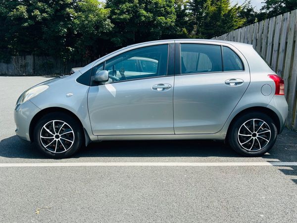 Toyota Yaris Hatchback, Petrol, 2007, Silver