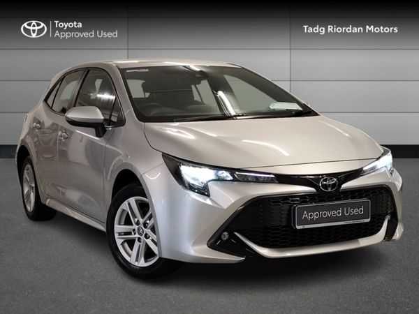 Toyota Corolla Hatchback, Petrol, 2019, Silver