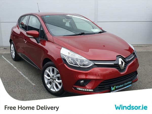 Renault Clio Hatchback, Petrol, 2019, Red