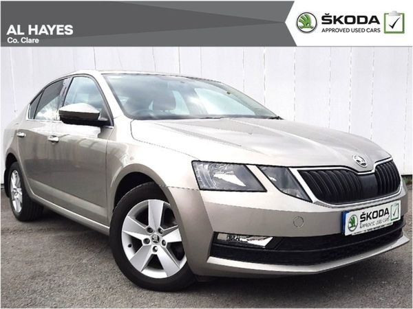 Skoda Octavia Saloon, Diesel, 2018, Gold