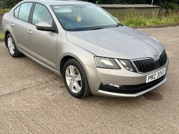 Skoda Octavia Hatchback, Diesel, 2018, Beige