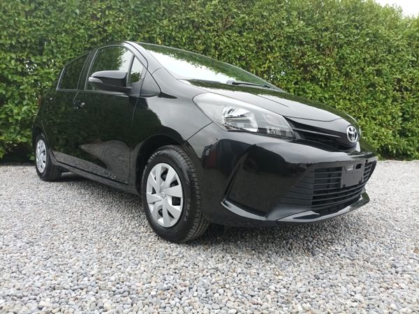Toyota Yaris Hatchback, Petrol, 2016, Black