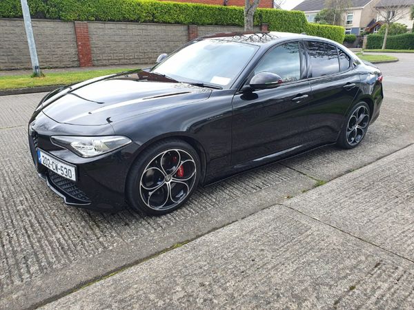 Alfa Romeo Giulia Saloon, Petrol, 2020, Black