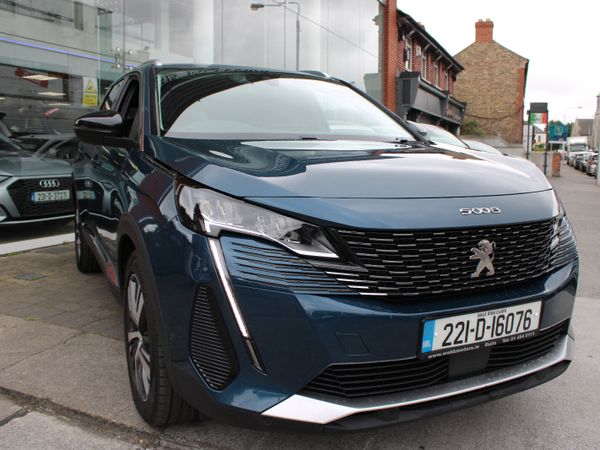 Peugeot 5008 MPV, Diesel, 2022, Blue