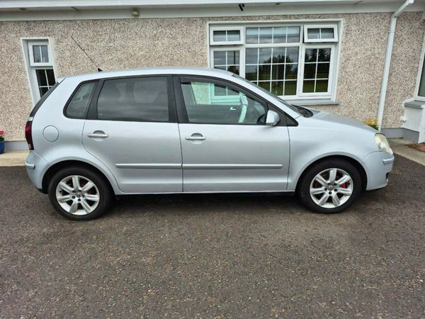 Volkswagen Polo Hatchback, Petrol, 2008, Silver