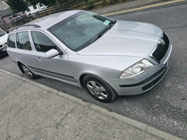 Skoda Octavia Estate, Diesel, 2009, Silver
