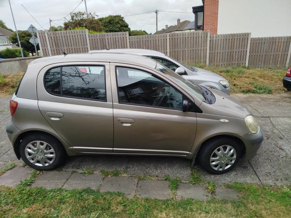Toyota Yaris Hatchback, Petrol, 2003, Grey