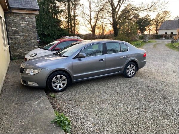 Skoda Superb Saloon, Diesel, 2011, Grey