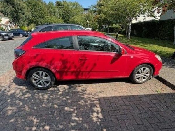 Opel Astra Hatchback, Petrol, 2007, Red