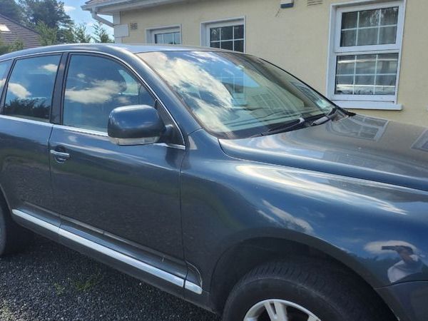 Volkswagen Touareg SUV, Diesel, 2005, Grey