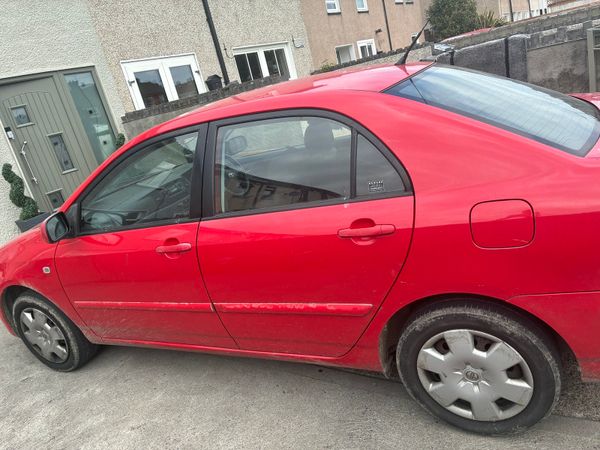 Toyota Corolla Saloon, Petrol, 2004, Red
