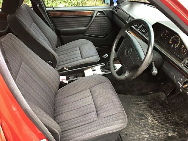 Mercedes-Benz E-Class Saloon, Petrol, 1993, Red
