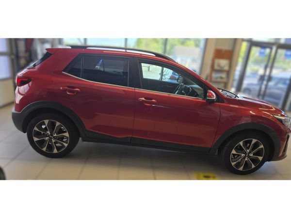 Kia Stonic Estate, Petrol Hybrid, 2021, Red