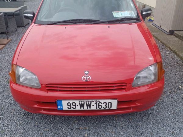 Toyota Starlet Hatchback, Petrol, 1999, Red