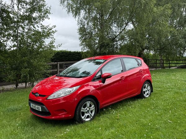 Ford Fiesta Hatchback, Petrol, 2009, Red