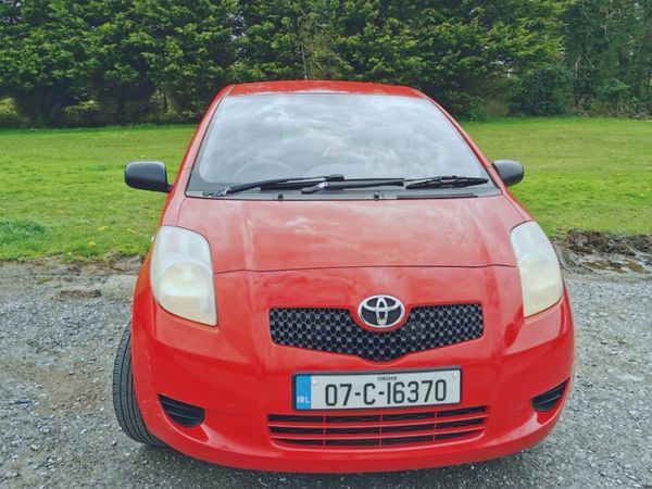 Toyota Yaris Hatchback, Petrol, 2007, Red