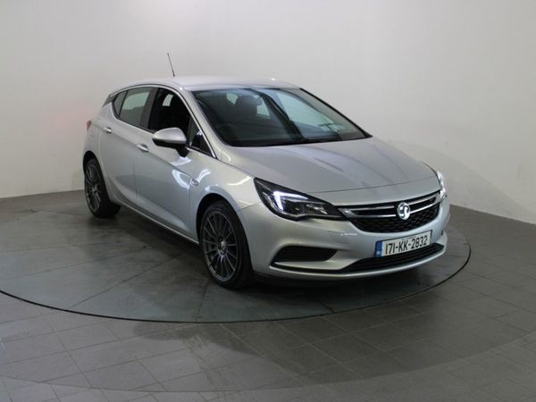 Vauxhall Astra Hatchback, Diesel, 2017, Silver