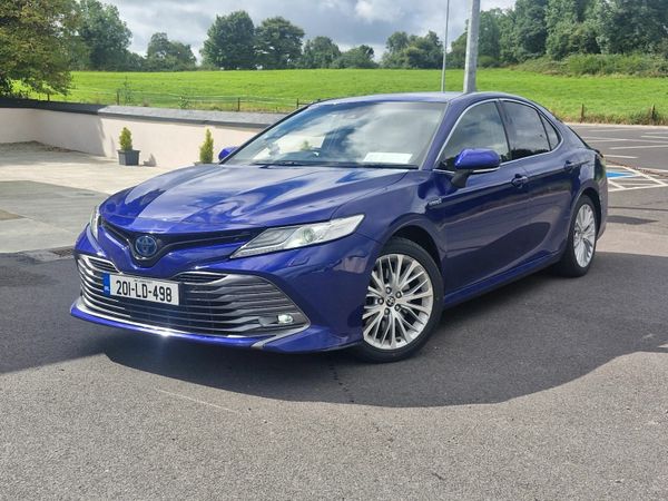 Toyota Camry Saloon, Petrol Hybrid, 2020, Blue