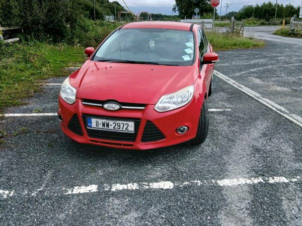 Ford Focus Hatchback, Diesel, 2011, Red