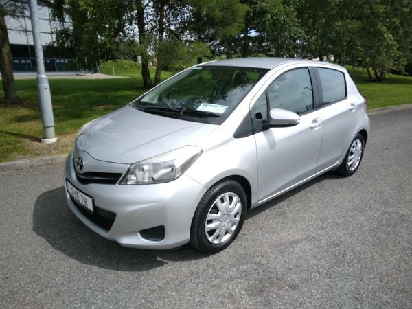 Toyota Yaris Hatchback, Petrol, 2012, Silver